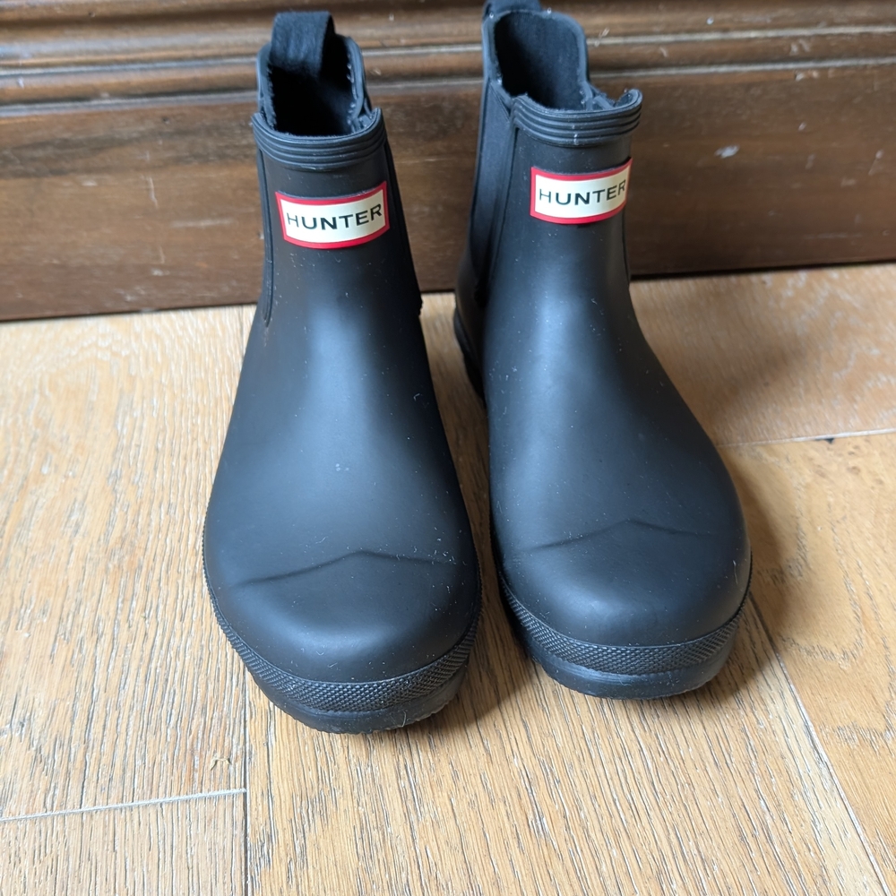 Hunter Women's Black Chelsea Short Rain Boots